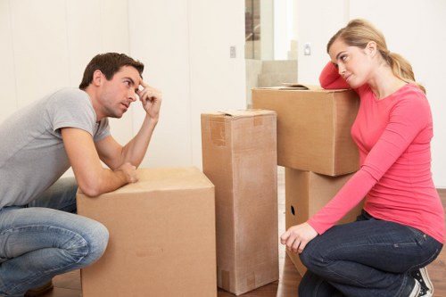 Complaint investigation details for a removal van operation