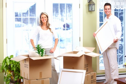 Residential moving truck support for Kingston households